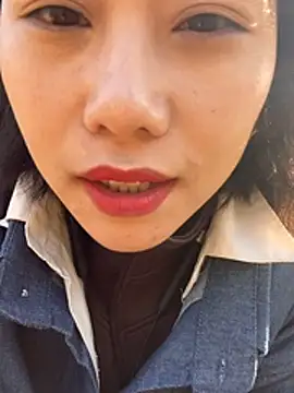 eliza-e - Eliza-E's free webcam