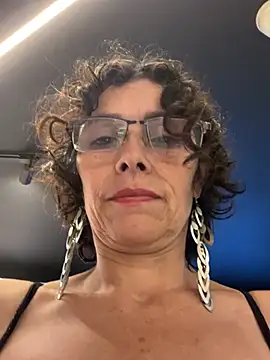 Webcam Model (MireyaTorresGu)  is live.Free join now!