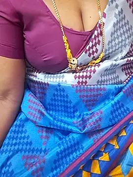 tamil_ammani (F milf) - Boobs show😜😜😝🥰🔥🔥🔥