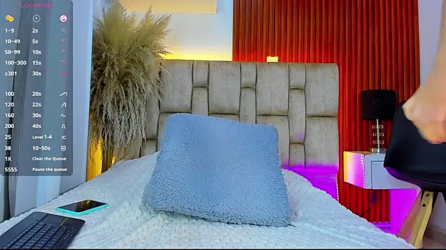 whitney_white_ - Whitney_white_'s free webcam - UK Sex Cams