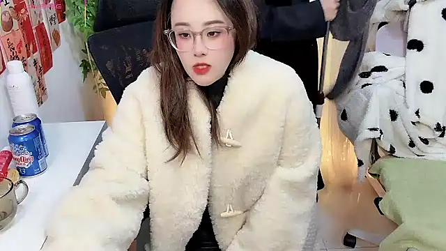 美女NEWONETO在线直播