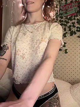 dreamteemergirl (F teen) - take off panties