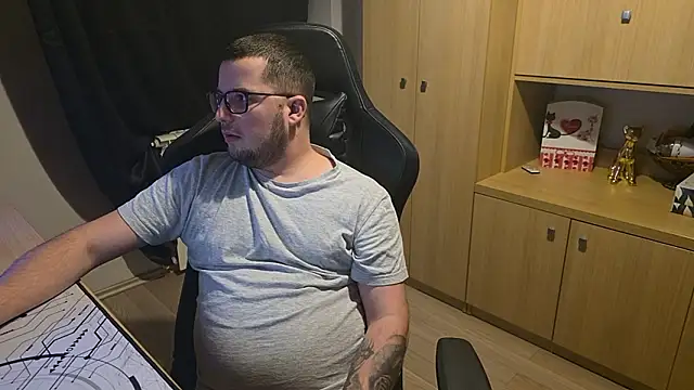 kevinnlovelly - Kevinnlovelly's free webcam - UK Sex Cams