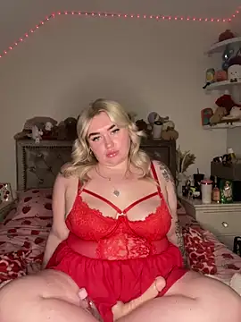 Webcam Model (TwoWayT_xx)  is live.Free join now!