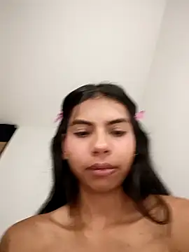 Webcam Model (NaughtySexy_)  is live.Free join now!