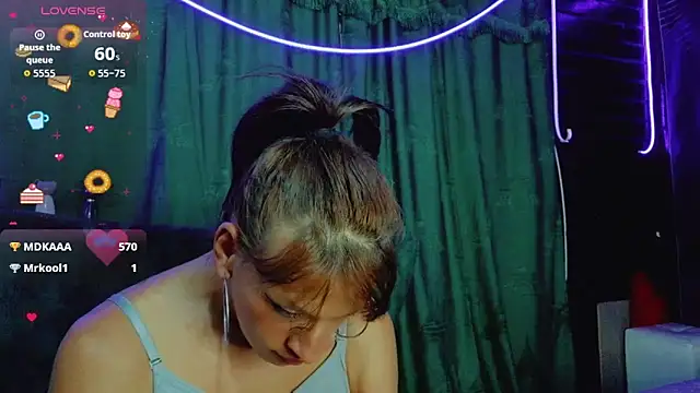 Summer_XO Live Webcam on Stripchat