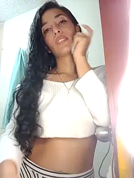 Webcam Model (chloewildd_)  is live.Free join now!