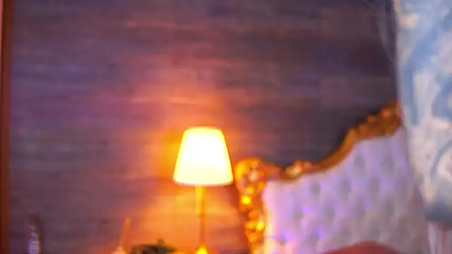 juicy_jessye (F teen) - intense pleasure for the naughty girl