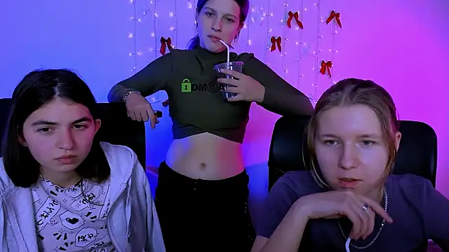 gloria_bubble (G teen) - flash boobs