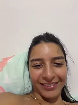 Webcam Model (violeta365) is live