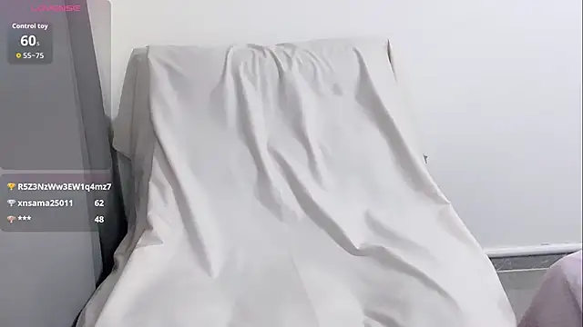 tiantian-666 (F young) - 新人主播首播求哥哥支持（国王控制5分钟）男朋友口交视角