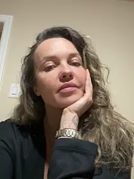 Webcam Model (sonyaxbelle)  is live.Free join now!