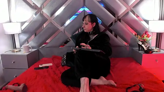 ravenna666_ - Ravenna666_'s free webcam - UK Sex Cams