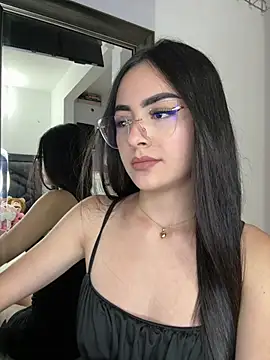 Webcam Model (IslaCole)  is live.Free join now!