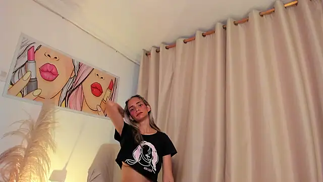 skiinnyana - SkiinnyAna's free webcam