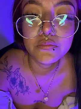 queen_of_you_heart - Queen_of_you_heart's free webcam