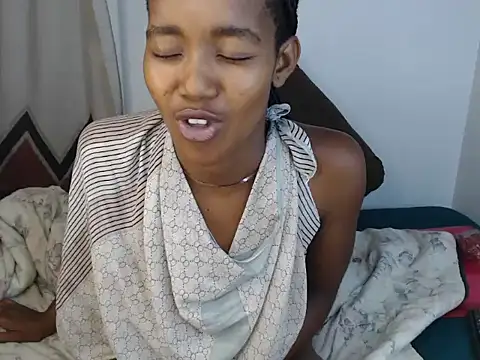 sexyymandy (F teen) - free 30s show at 750tks