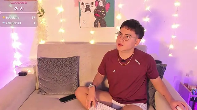 young_ben - Young_Ben's free webcam - UK Sex Cams