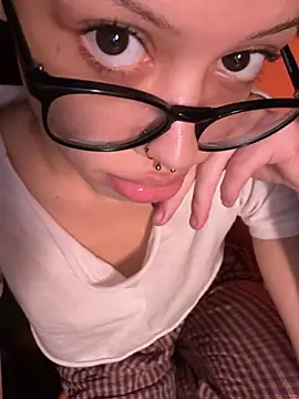 jojosbizarrelyf - Jojosbizarrelyf's free webcam