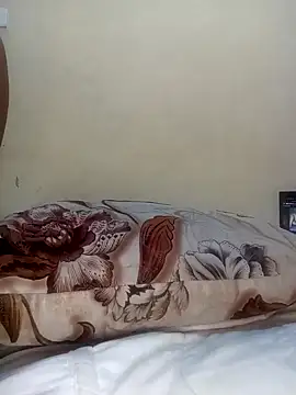 Webcam Model (076503)  is live.Free join now!