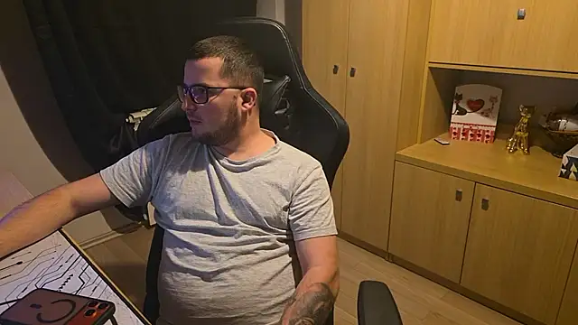 kevinnlovelly (M young) - Who wanna have some fun?