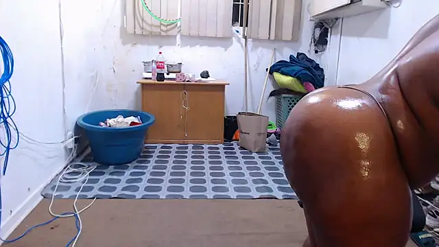 bigbootynickyx - BigbootyNickyx's free webcam