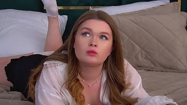 crystallyons - CrystalLyons's free webcam