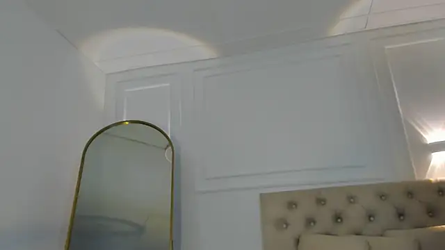 nicolvibes_212 - Nicolvibes_212's free webcam