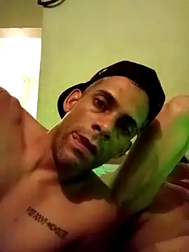 chiquitoperopeligroso4 - Chiquitoperopeligroso4's free webcam