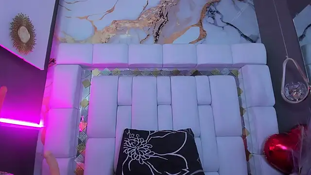 natasha-adams - Natasha-Adams's free webcam - UK Sex Cams