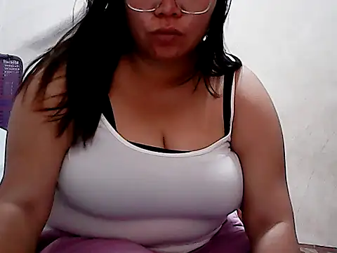 hornypussie69 - HornyPussie69's free webcam