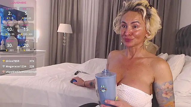 silvermiss - SilverMiss's free webcam