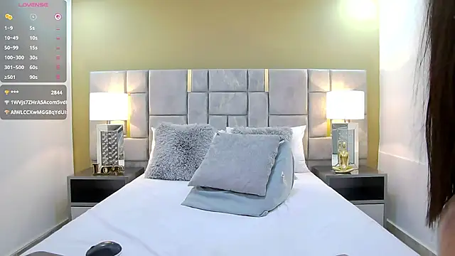 little_amarantha - Little_Amarantha's free webcam - UK Sex Cams