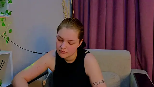 bevhanni - BevHanni's free webcam - UK Sex Cams