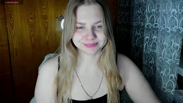 alinamors - AlinaMors's free webcam