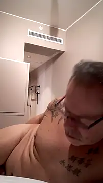 darrensullivanslut - DarrenSullivanSlut's free webcam