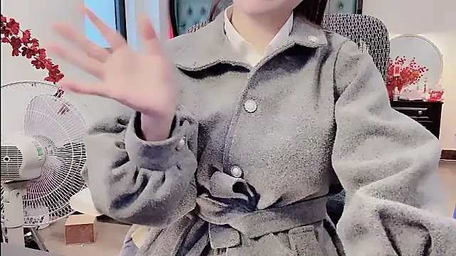 caryln-bun (F young) - Help Bun buy a laptop