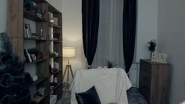 KristalCrowner webcam