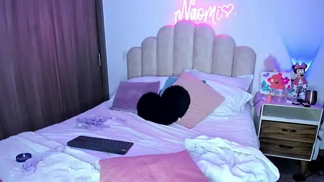 naomiasha - NaomiAsha's free webcam