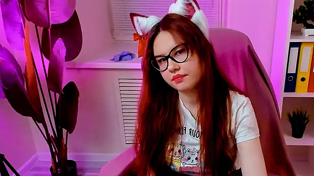 carolgiggly - CarolGiggly's free webcam