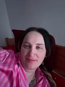 Webcam Model (TomilaSi)  is live.Free join now!