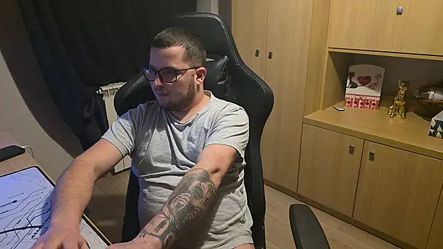 kevinnlovelly - Kevinnlovelly's free webcam