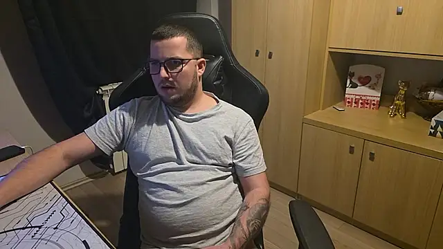 kevinnlovelly (M young) - Who wanna have some fun?