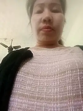 reema_143 (F milf) - Boobs show