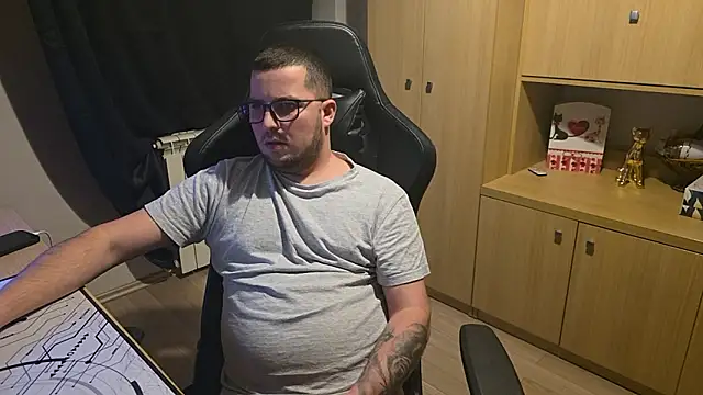 kevinnlovelly - Kevinnlovelly's free webcam - UK Sex Cams