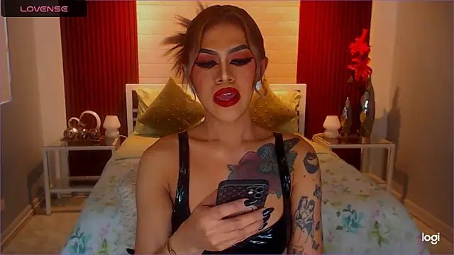 stellastrong30 - StellaStrong30's free webcam - UK Sex Cams