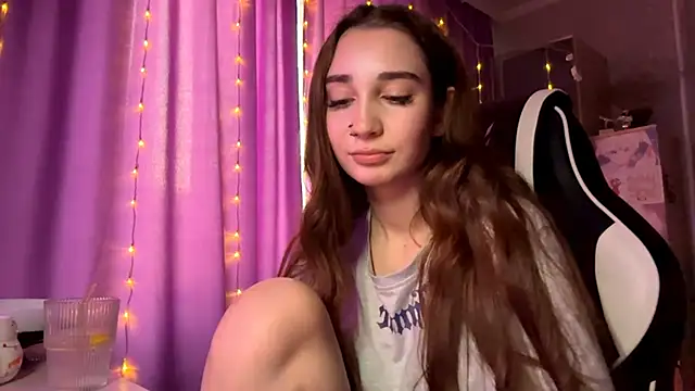 hollypaw - HollyPaw's free webcam - UK Sex Cams