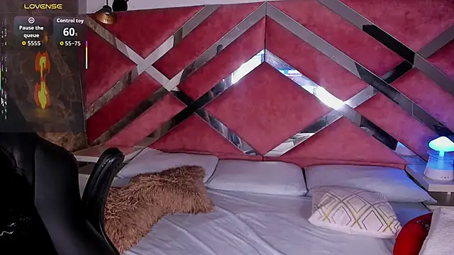 lily_queen30 - Lily_Queen30's free webcam - UK Sex Cams