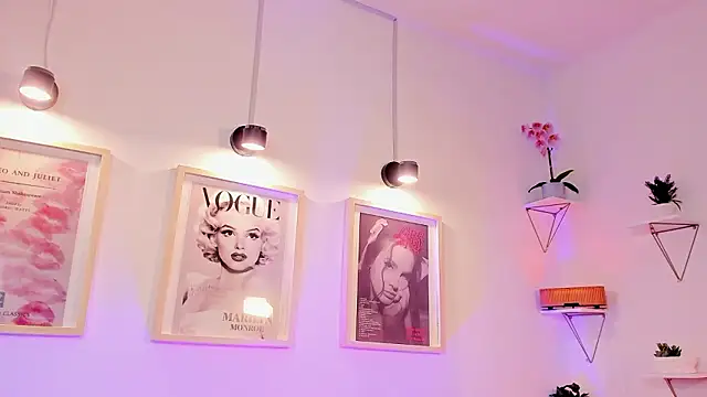 evan_voss (M twink) - glass dildo in my ass