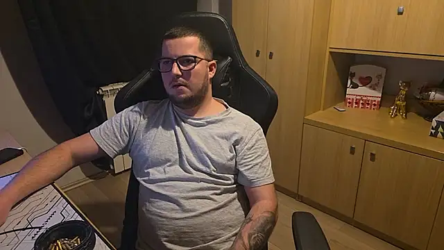 kevinnlovelly (M young) - Who wanna have some fun?